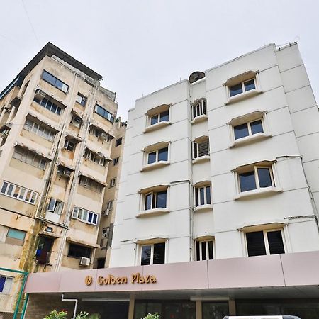 Oyo 2351 Hotel Golden Plaza Ахмедабад Экстерьер фото
